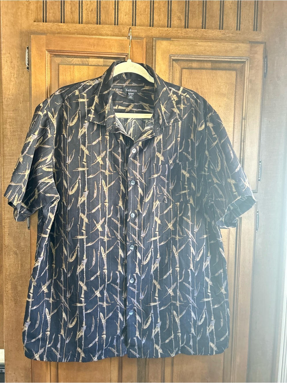 Van Heusen Men’s Large Abstract Print Short Sleeve Button Up Resort Shirt Y2K - Picture 2 of 9